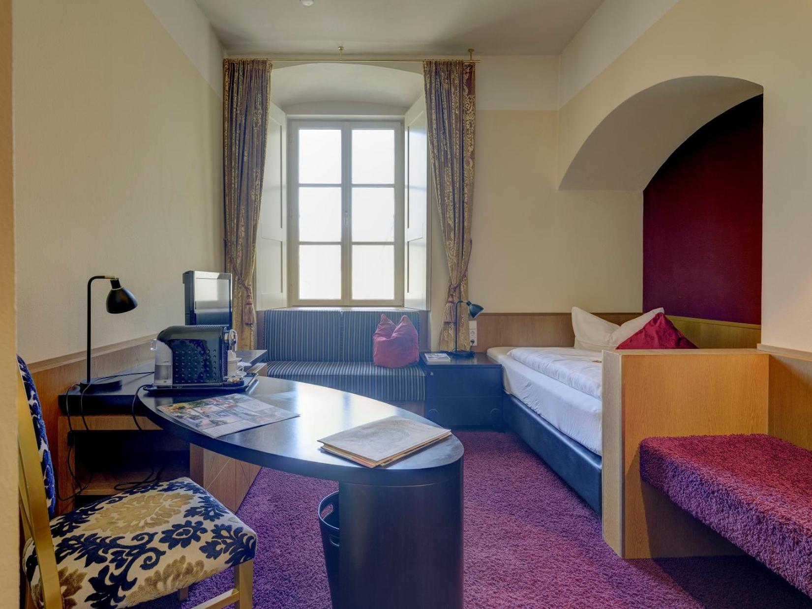 Hotel Klostergasthof Raitenhaslach 4*